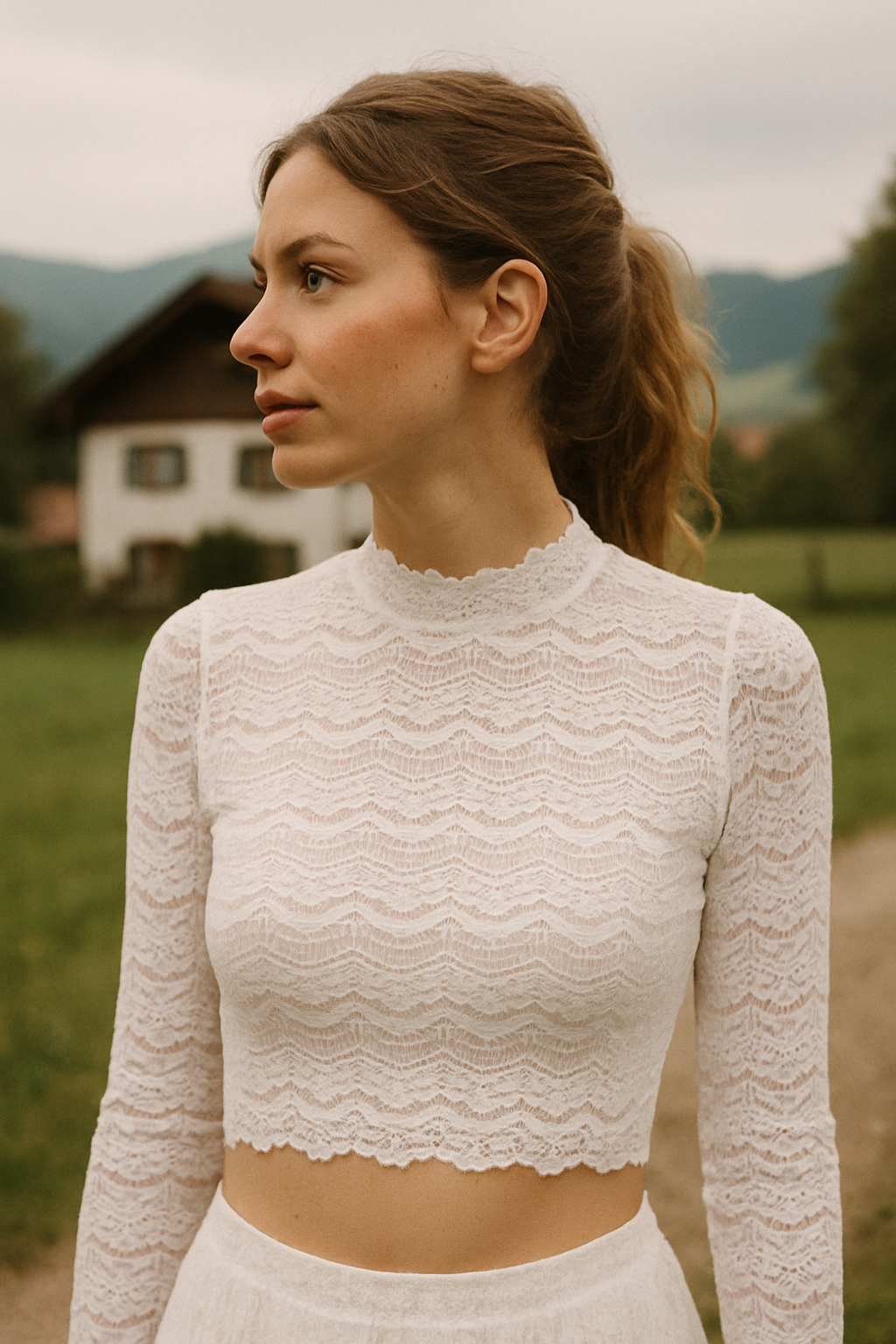 Ella | Damen Hochgeschlossene Langarm Oktoberfest Dirndl Bluse | Spitzendetail